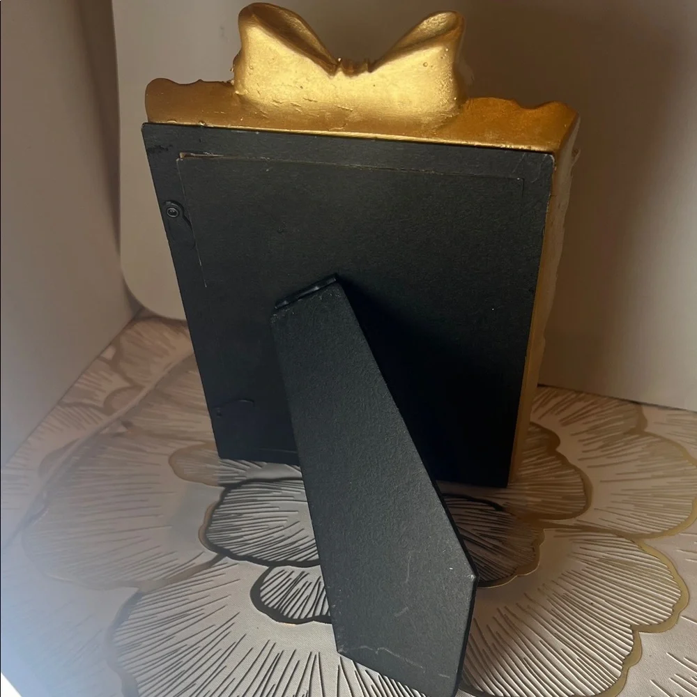 Elegant Gold Picture Frame with Bow Accent For 4x6 pictures - Picture 6 of 16